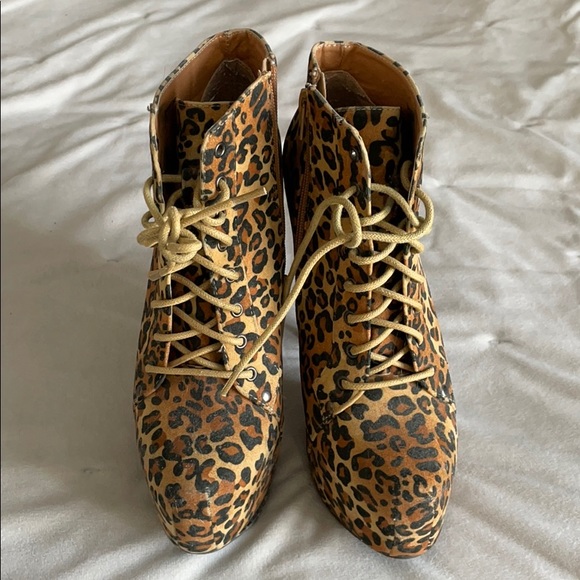 Leopard print platform booties - Picture 2 of 6